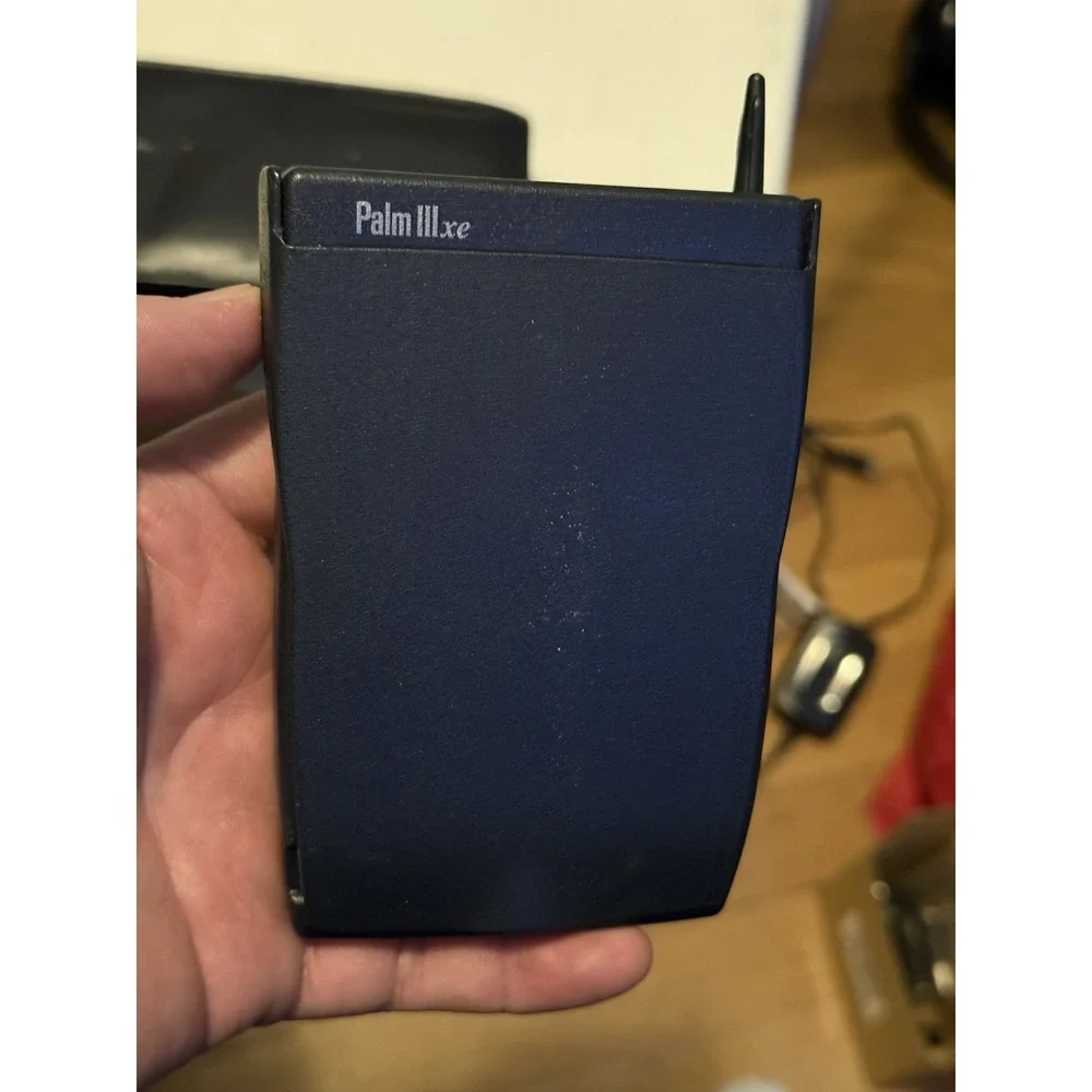 Vintage Palm IIIxe Handheld PDA Organizer Device - Flip Cover/Stylus/ Works